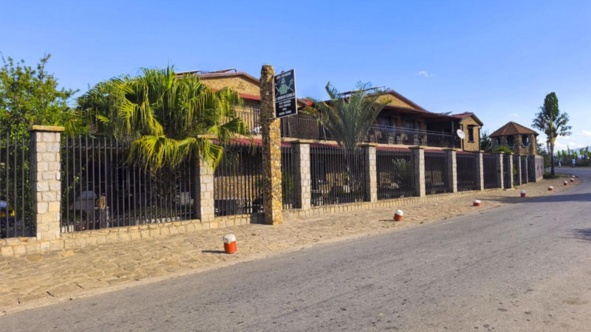 Hotel Restaurant Le Miamiam Glouglou Ambositra Exterior foto